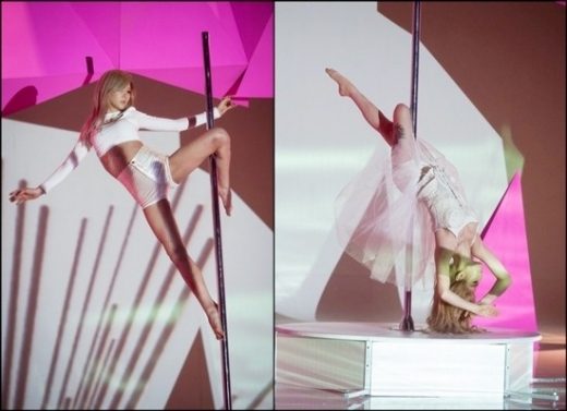 걸그룹 애프터스쿨의 정아(왼쪽)와 나나의 환상적인 폴댄스사진이 공개됐다.<br>플레디스 제공