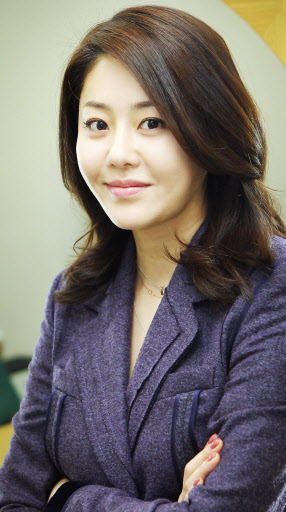 탤런트 고현정.  평범한 주부에서 첫 여성대통령으로 변모하는 드라마 ‘대물’ 서혜림역.