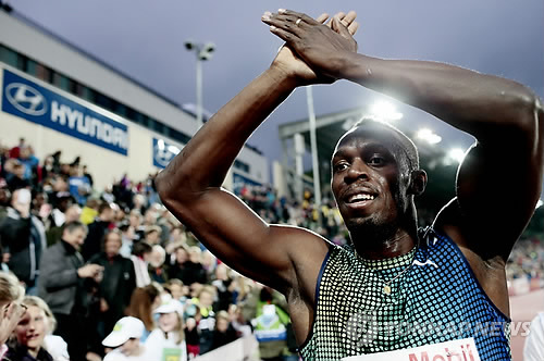 지구에서 가장 빠른 사나이 우사인 볼트(27·자메이카)가 시즌 최고기록으로 육상 남자 200ｍ에서 정상에 올랐다. AP/IVARY