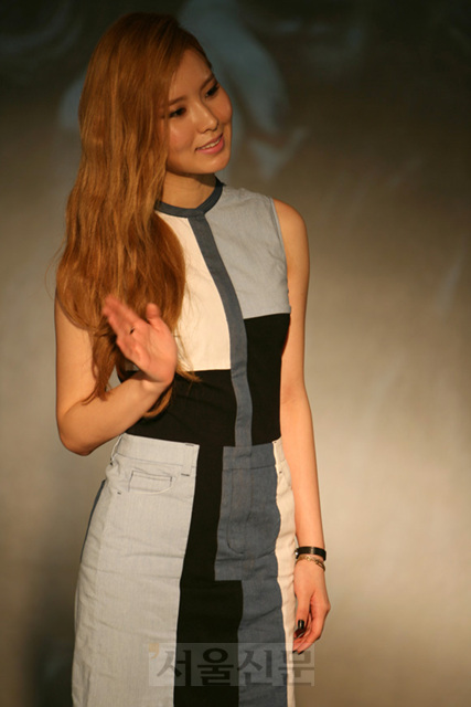 그룹 투개월의 김예림이 18일 오전 서울 여의도 IFC몰에서 열린 첫 번째 솔로 미니앨범 ‘어 보이스‘(a VOICE) 발매기념 쇼케이스를 가졌다. 문성호PD sungho@seoul.co.kr