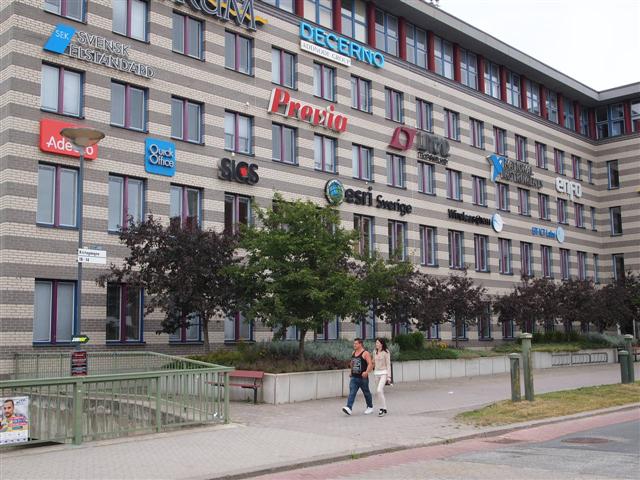 스웨덴 창업경제의 상징인 스톡홀름 ‘시스타 사이언스 시티’에서 창업지원 역할을 하는 일렉트룸 건물. 수많은 벤처 기업들이 함께 입주해 있어 이곳이 스웨덴 벤처 창업 생태계의 핵심 공간이라는 것을 잘 보여준다.