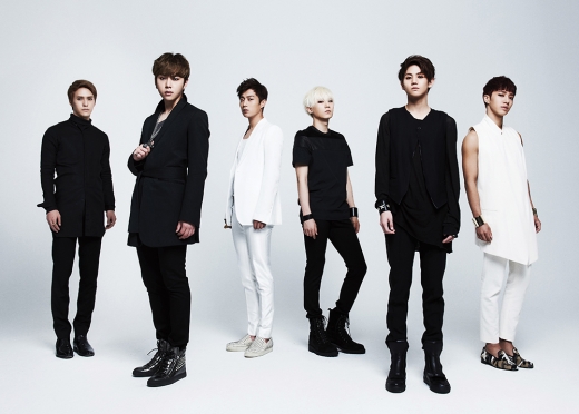 인기그룹 비스트의 2집 타이틀곡 ‘섀도우(Shadow)’가 19일 음원차트 1위를 휩쓸었다. <br>큐브엔터테인먼트 제공