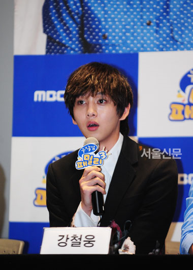 MBC에브리원‘무작정패밀리 시즌3’ 제작발표회에 참석한 배우 강철웅이 질문에 답변하고 있다. 장고봉PD goboy@seoul.co.kr