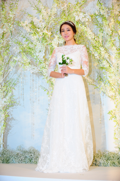 배우 이병헌, 이민정 커플이 10일 오후 서울 한남동 그랜드 하얏트 호텔에서 백년가약을 맺고 부부로 거듭난다.  문성호PD sungho@seoul.co.kr