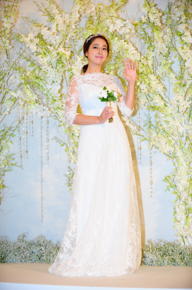 배우 이병헌, 이민정 커플이 10일 오후 서울 한남동 그랜드 하얏트 호텔에서 백년가약을 맺고 부부로 거듭난다.  문성호PD sungho@seoul.co.kr