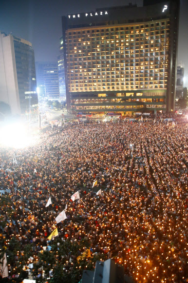 서울광장 ‘제6차 국민촛불대회’