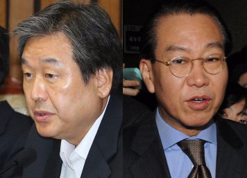 김무성(왼쪽) 새누라당 의원과 권영세 주중대사. 자료 사진