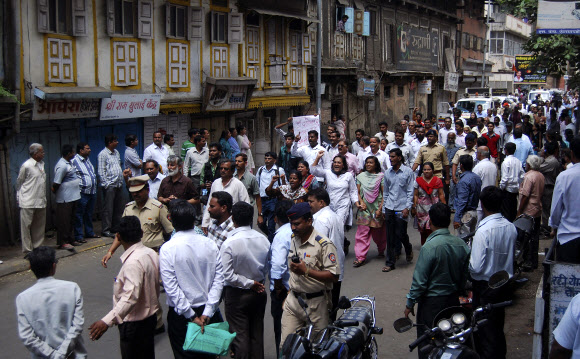 뉴델리에서 물가 폭등에 항의하는 시위를 벌이고 있다.  뉴델리 AP 연합뉴스