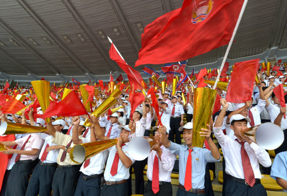 ’청년절’ 경축 평양시 학생 청년들의 체육경기대회 종목별 결승경기가 28일 김일성경기장에서 열렸다고 조선중앙통신이 29일 보도했다.  연합뉴스