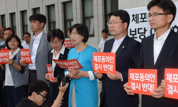 통합진보당 이정희 대표가 이석기 의원 체포 동의안 반대 단식농성에 앞서 기자회견을 하고 있다.안주영기자 jya@seoul.co.kr