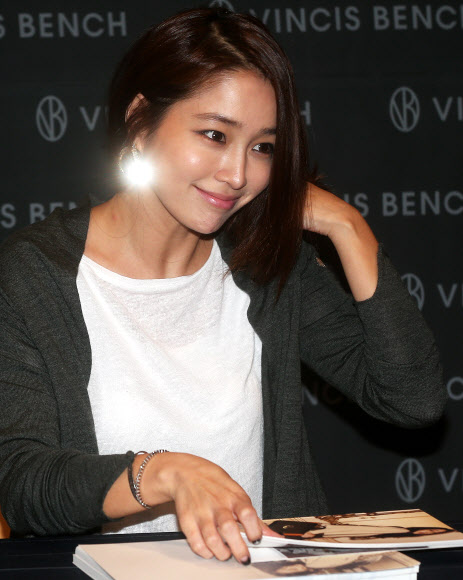 ‘빈치스벤치’ 모델 배우 이민정 연합뉴스