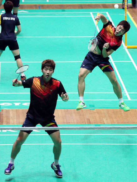 제94회 전국체육대회 배드민턴 남자일반부 단체전 이용대와 조건우  연합뉴스