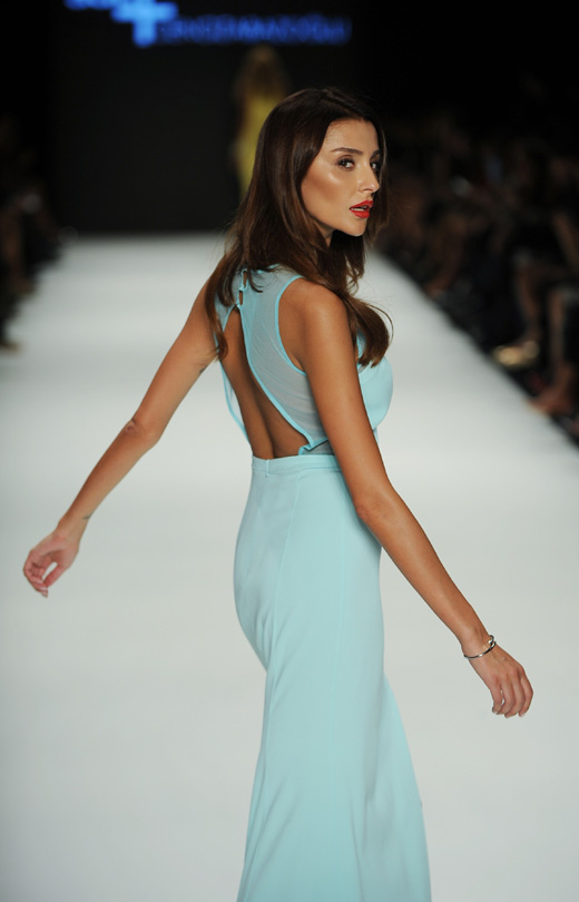 8일(현지 시간) 터키 이스탄불에서 열린 디자이너 센기즈 아바조글루(Cengiz Abazoglu)의 메르세데스-벤츠 패션위크. 신화/뉴시스