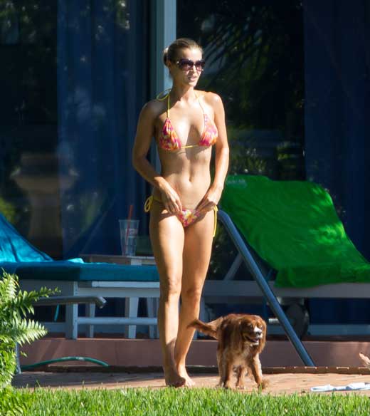 마이애미 스타 조안나 크루파의 놀라운 비키니 몸매. 사진=TOPIC / SPLASH NEWS(www.topicimages.com)