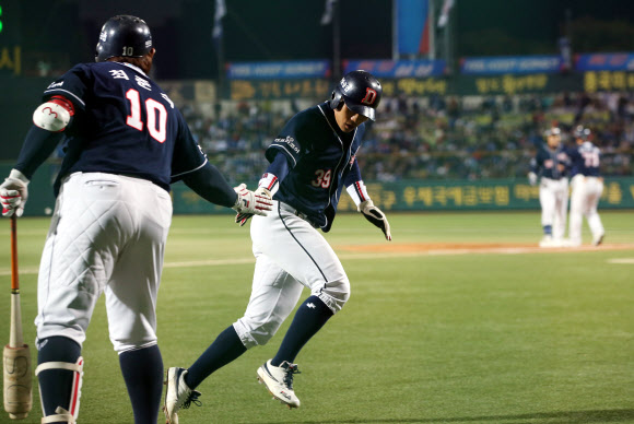 [2013 KS] 두산 첫 타자 이종욱 득점