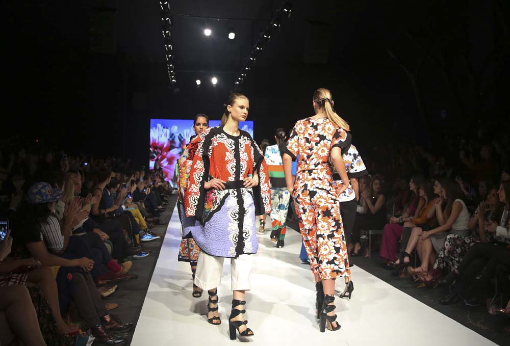 5일(현지시간) 페루 수도 리마에서 열린 리마 패션위크에서 에트로가 2014 봄/여름 컬렉션을 선보이고 있다. AP/뉴시스