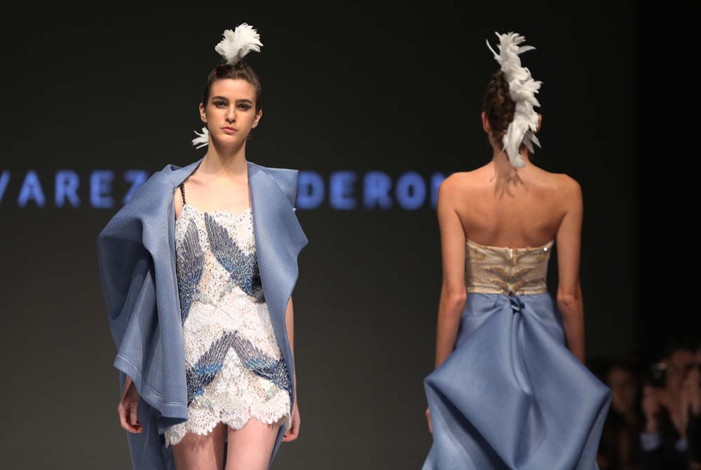 5일(현지시간) 페루 수도 리마에서 열린 리마 패션위크에서 현지 디자이너 아니 알바레스 칼데론이 2014 봄/여름 컬렉션을 선보이고 있다.  AP/뉴시스