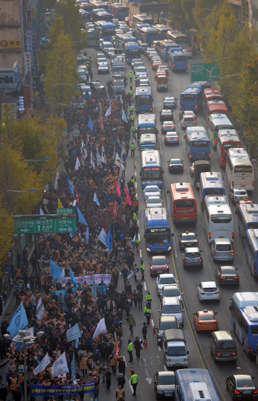 농민집회 행진  박지환 popocar@seoul.co.kr