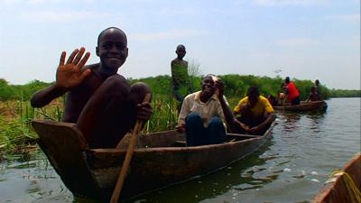 EBS 세계테마기행은 아프리카 대륙의 동부를 휘도는 나일강을 따라 동아프리카의 삶을 조명한다. 거대한 호수와 자유롭게 흐르는 강 곁에 마을을 형성한 사람들은 풍요로운 물의 여유와 넉넉함을 품고 있다.<br>EBS 제공