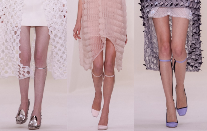 20일(현지시간) 파리에서 열린 디올 2014 S/S 오트 구뛰르 패션 컬렉션 작품을 입은 모델들이 무대 위를 걷고 있다. 디올 홈페이지(http://www.dior.com) 제공