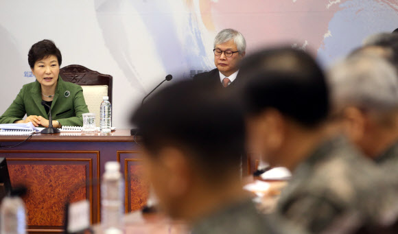 박근혜 대통령이 6일 오전 국방부 대회의실에서 열린 ‘통일기반구축 분야-외교부·통일부·국방부·국가보훈처 업무보고’에서 모두발언을 하고 있다. 연합뉴스
