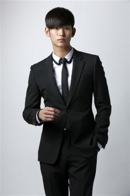 김수현