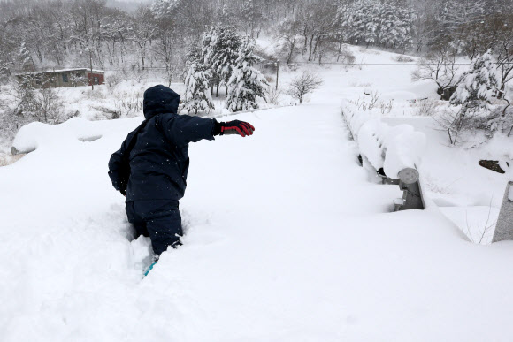 산골마을 외딴 가옥 가는 길