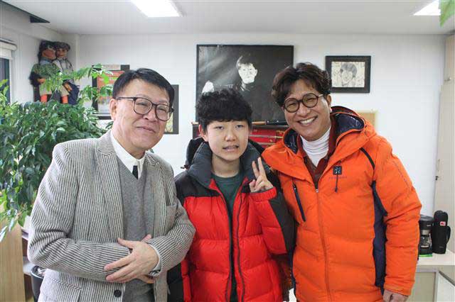 왼쪽부터 고영수 소장, 김대유군, 이영재 교수.