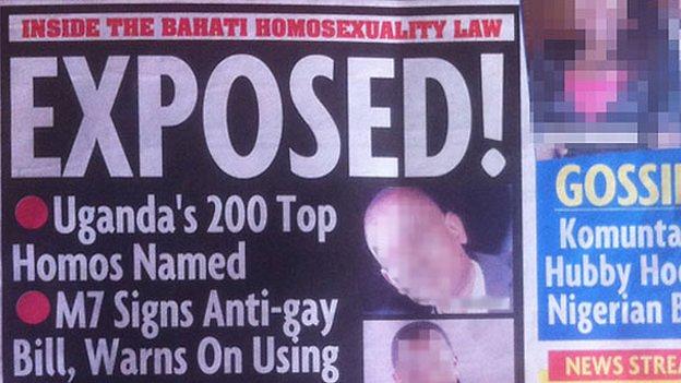 우간다의 일간지’레드페퍼(Red Pepper)가 25일 200명의 동성애자 명단을 얼굴 사진과 함께 게재했다. 레드 페퍼는 이날 1면에 ‘들켰다!’(EXPOSED!)라는 제목으로 이런 명단을 싣고 일부 인사의 사진을 함께 실었다. 여기에는 가톨릭 신부, 힙합가수 등의 이름도 올라 있다고 보도해 논란이 되고 있다.  BBC NEWS캡쳐