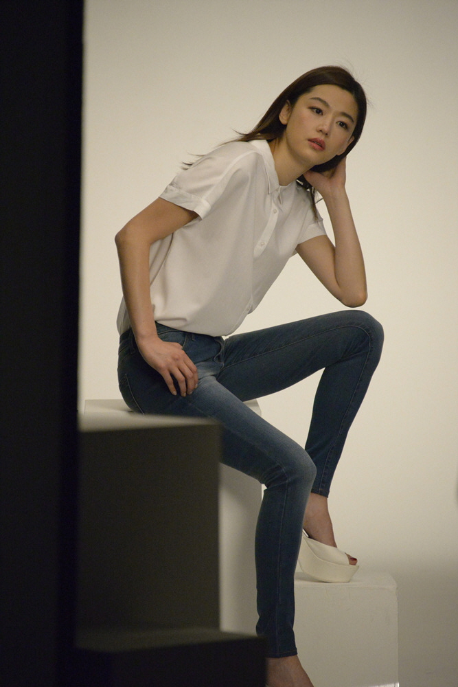 전지현 화보 같은 광고 촬영장 비하인드 컷  