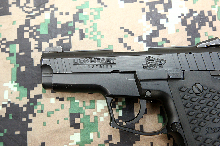 LH9 권총을 생산하는 국내 회사는 이 권총을 미국 라이언하트(Lion Heart)사에 주문자상표부착(OEM) 방식으로 수출하고 있다.