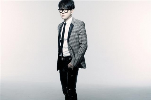 복고 열풍이 불어닥친 가요시장으로 이선희, 이소라 등 1980~1990년대를 주름잡은 뮤지션들이 속속 귀환하고 있다. 이승환은 “90년대 가수들이 한꺼번에 돌아오는 건 우연 같지만 필연”이라면서 “대중도 분명 아이돌과는 다른 음악에 대한 갈망이 있는 듯하다”고 말했다.<br>드림팩토리 제공