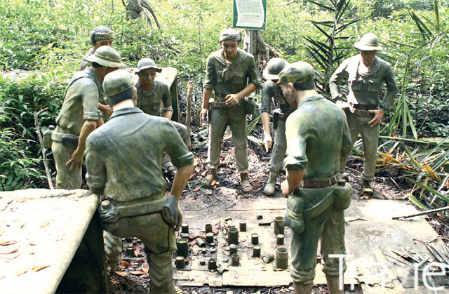 베트남전 당시의 모습을 재현한 모형. 베트콩들은 게릴라작전을 펼치며 미군을 따돌렸고, 맹그로브 숲은 그들에게 은신처를 제공했다