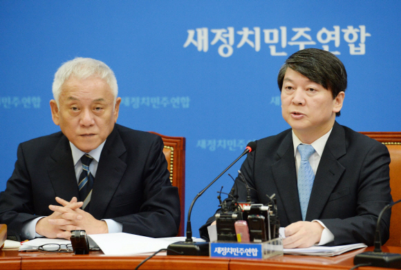 김한길(왼쪽), 안철수 새정치민주연합 공동대표.