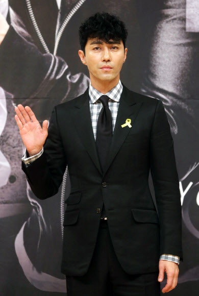 배우 차승원이 30일 오후 서울 양천구 목동 SBS 사옥에서 열린 SBS 드라마스페셜 ’너희들은 포위됐다’ 제작발표회에서 포즈를 취하고 있다.  연합뉴스