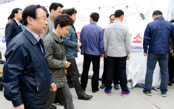 실종자 가족 면담한 박 대통령