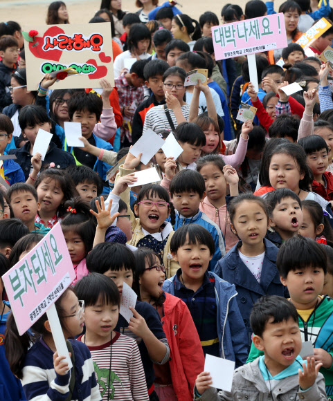 병아리들의 사랑 표현