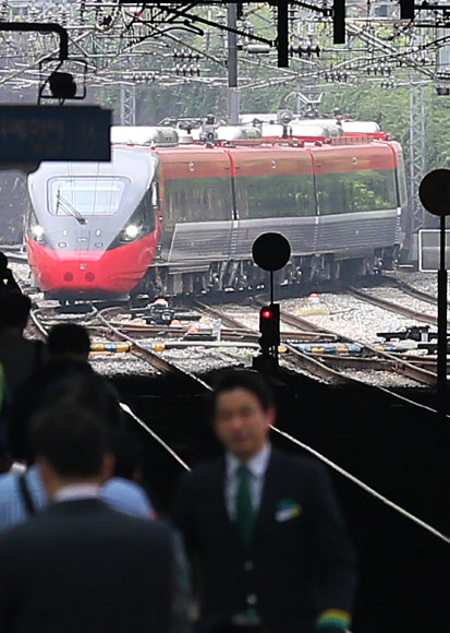 서울역 진입하는 ITX-새마을