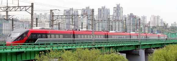 쾌속질주하는 ITX-새마을