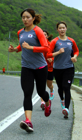 태백 고산지대 달리는 이상화 선수