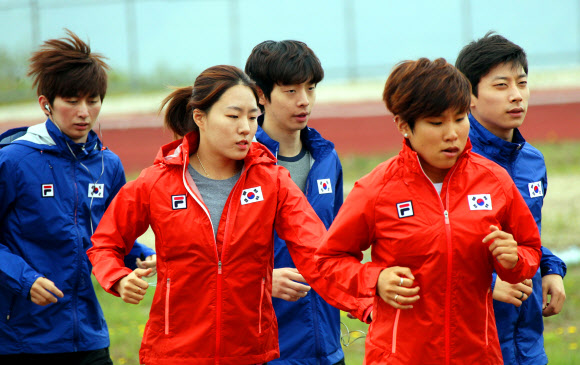 고지대서 체력강화훈련하는 빙상국가대표