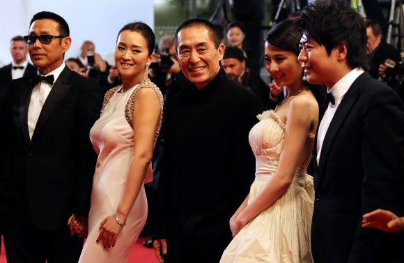 영화감독 장예모와 같은 쪽을 바라보는 중국 여배우 공리(Gong Li)