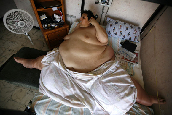 세계 최중량 기록 보유자 멕시코의 故 마누엘 우리베(48)의 침대 생활 ⓒ AFPBBNews=News1