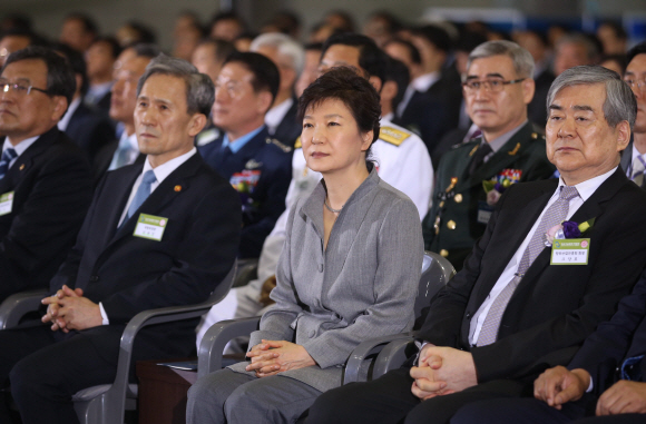 민군기술협력박람회에 참석한 박대통령