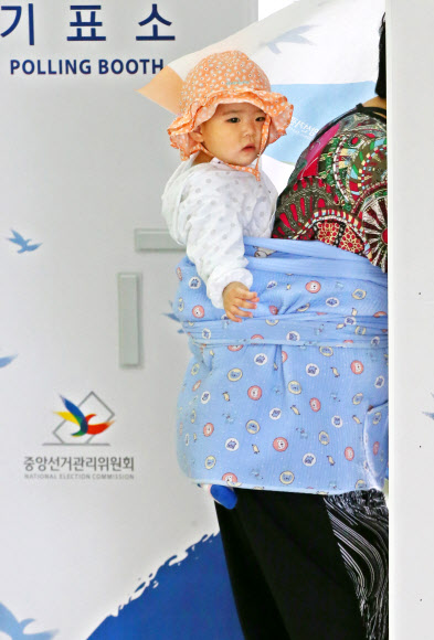 ‘할머니랑 같이 왔어요’