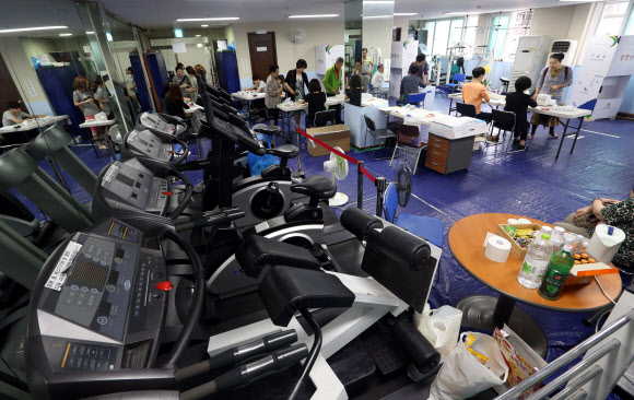 아니! 헬스장 안에 투표소가