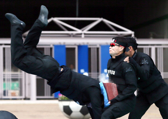 ‘미사일처럼 날아서 정확하게 격파!’