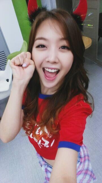 월드컵 응원 준비 중인 걸그룹 걸스데이 민아<br>사진=걸스데이 민아 트위터