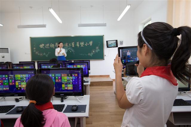 삼성그룹은 중국에서 정보기술(IT)을 활용해 어린이, 청소년 교육의 질을 끌어올리는 다양한 사회공헌활동을 벌이고 있다.  삼성그룹 제공