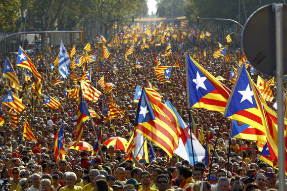 스페인 카탈루냐도 대규모 독립요구 시위 